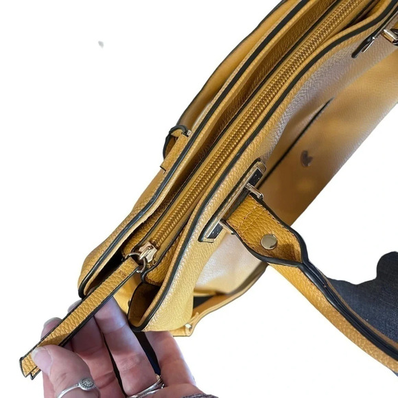 KATE and Alex Handbag - Picture 10 of 11